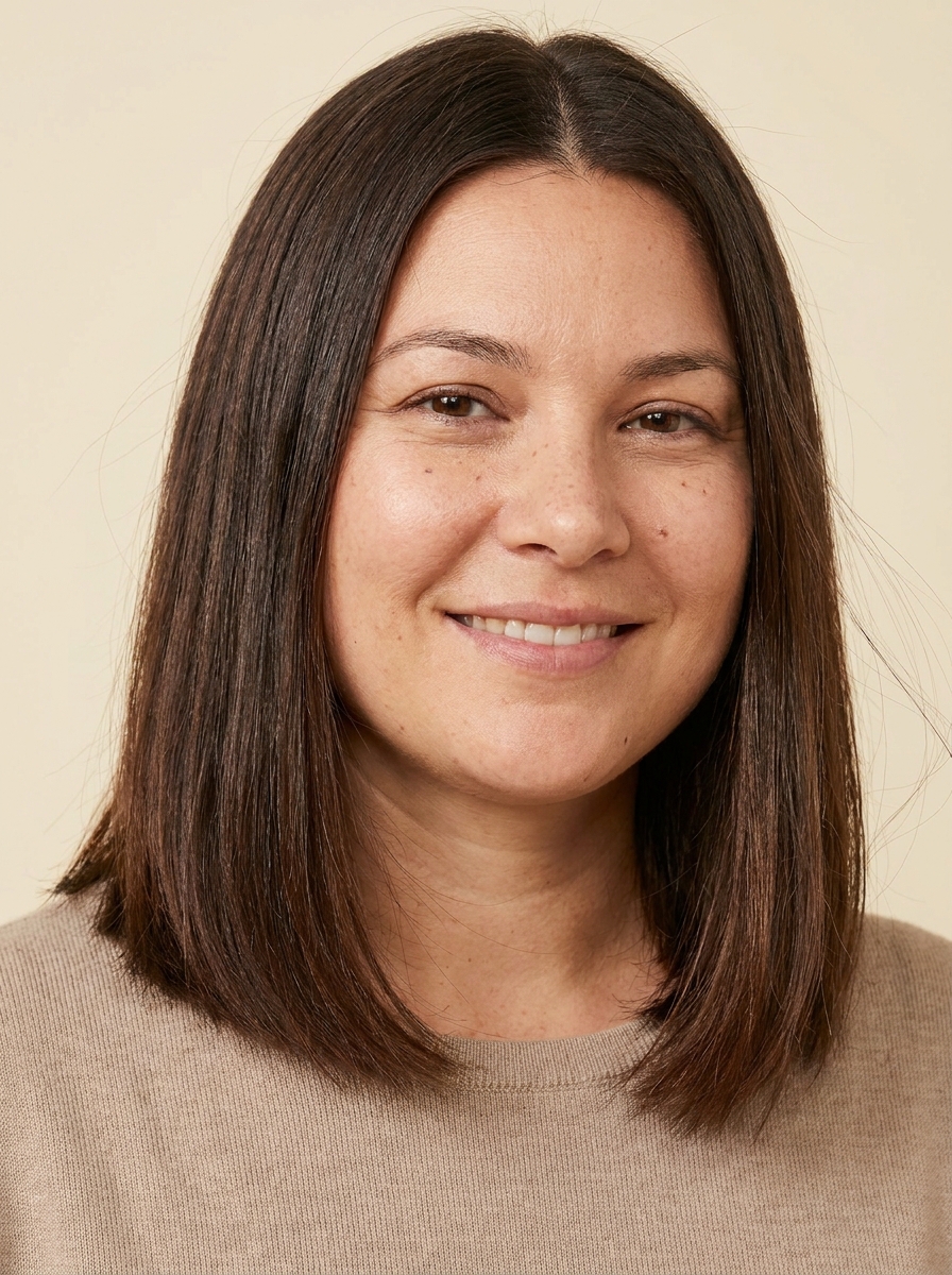 Long Bob mit Mittelscheitel als Bob Frisuren für rundes Gesicht Inspiration 2026